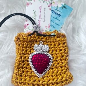 Hand Knits 2 Love Necklace Pouch Sacred Heart Bible Cabochon Designer 2 Cards